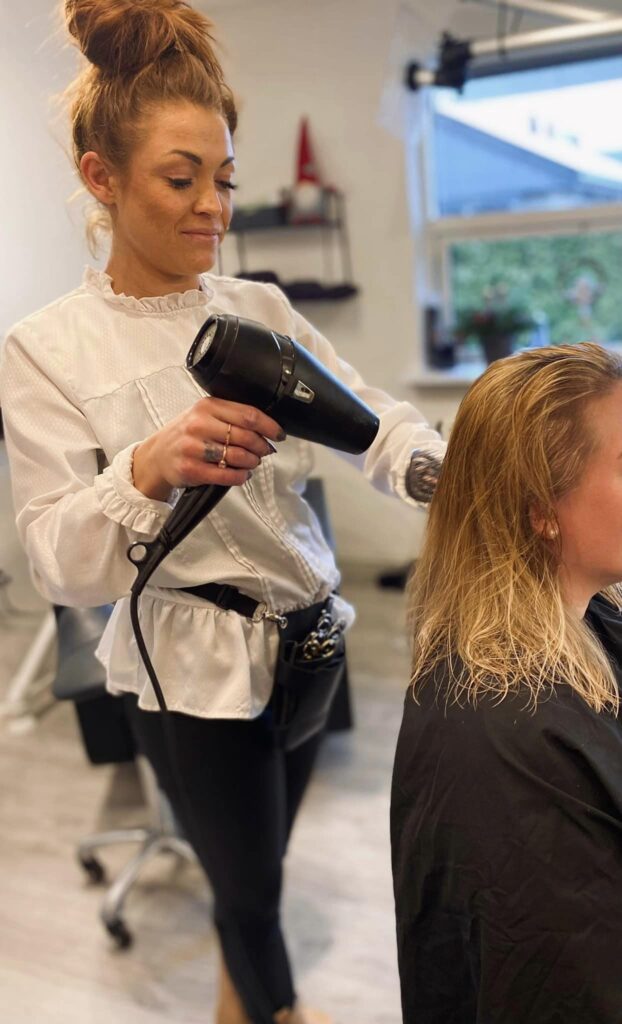 Hair by Secuur - Frisør og frisørsalon i Faxe Ladeplads på Sydsjælland